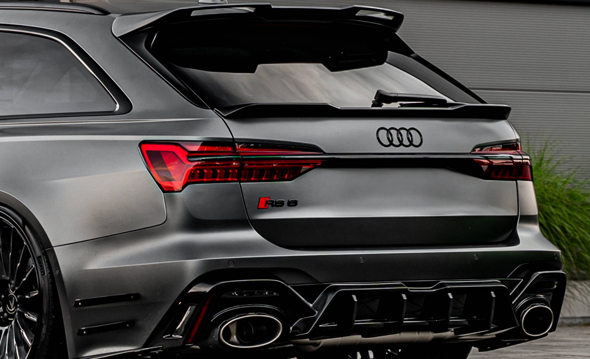 Rear Wing & Diffuser